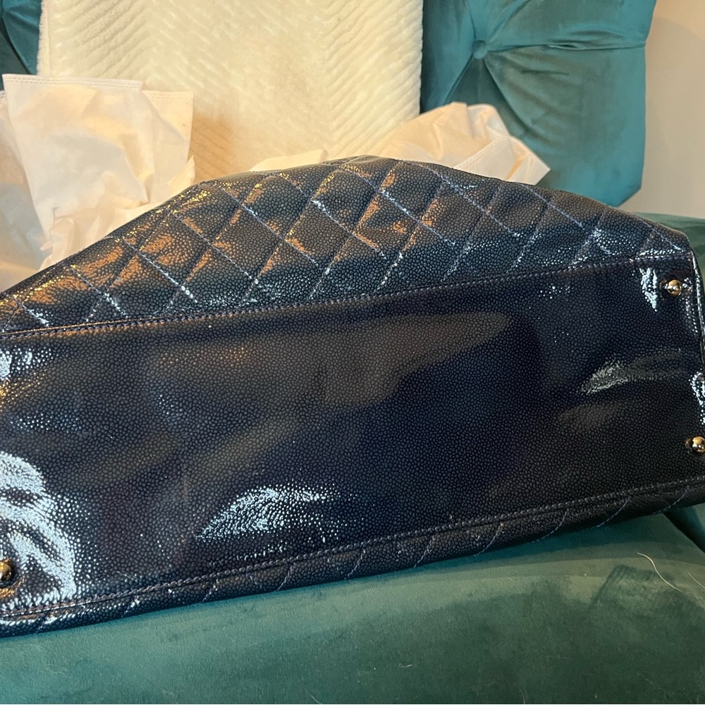 Elegant Teal Blue Quilted Handbag - Picture 9 of 10